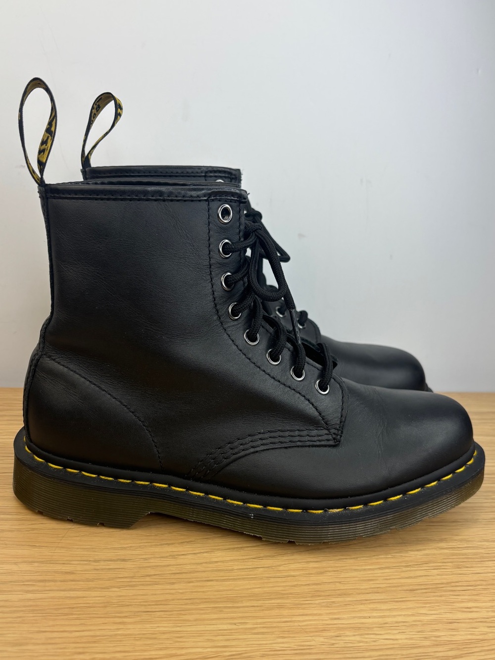 Iconic Dr. Martens 1460 8-Eye Leather Nappa Boot Like New! Woman’s 8